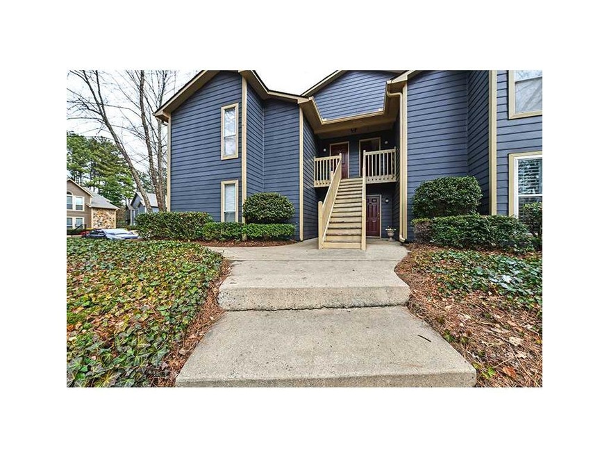Exterior Front. Amazing 2 BR/2 BA Condo in great R