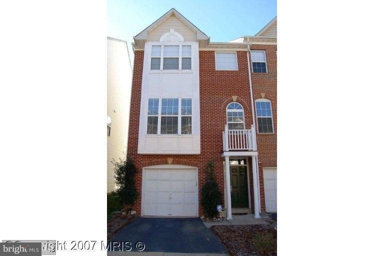 2518 Woodrow Wilson Dr, Herndon, VA 20171 - photo 1