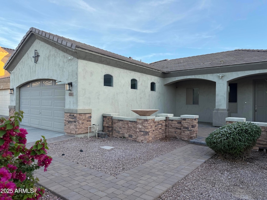 25161 W Parkside Ln N, Buckeye, AZ 85326 - photo 1