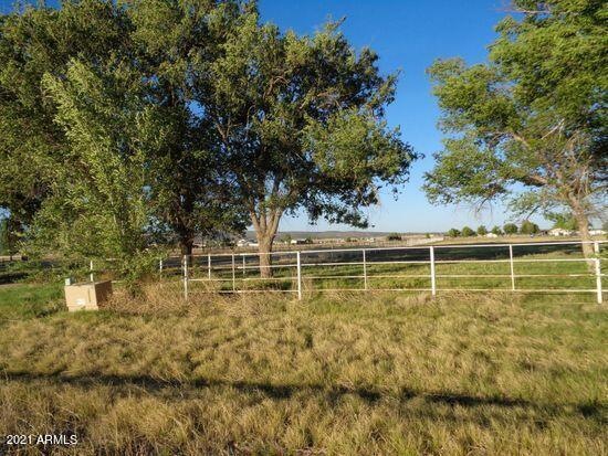 25899 N Champagne Ln unit 20, Paulden, AZ 86334 - photo 1