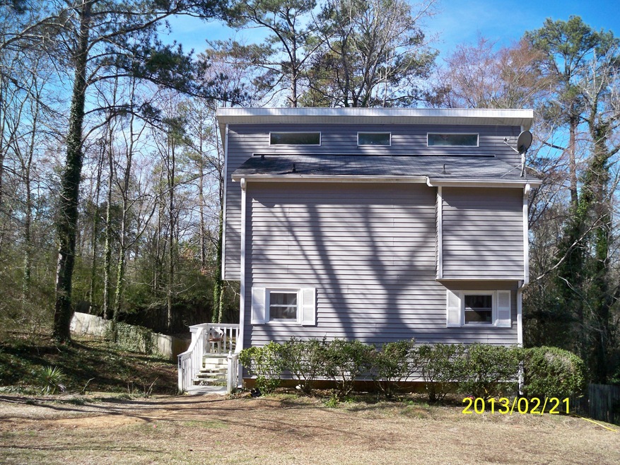 560 GLEN COVE DR