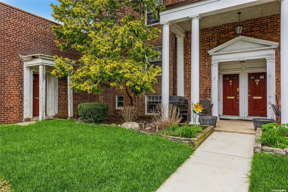 147-37 Charter Rd unit 20GB, Kew Garden Hills, NY 11367 - photo 1