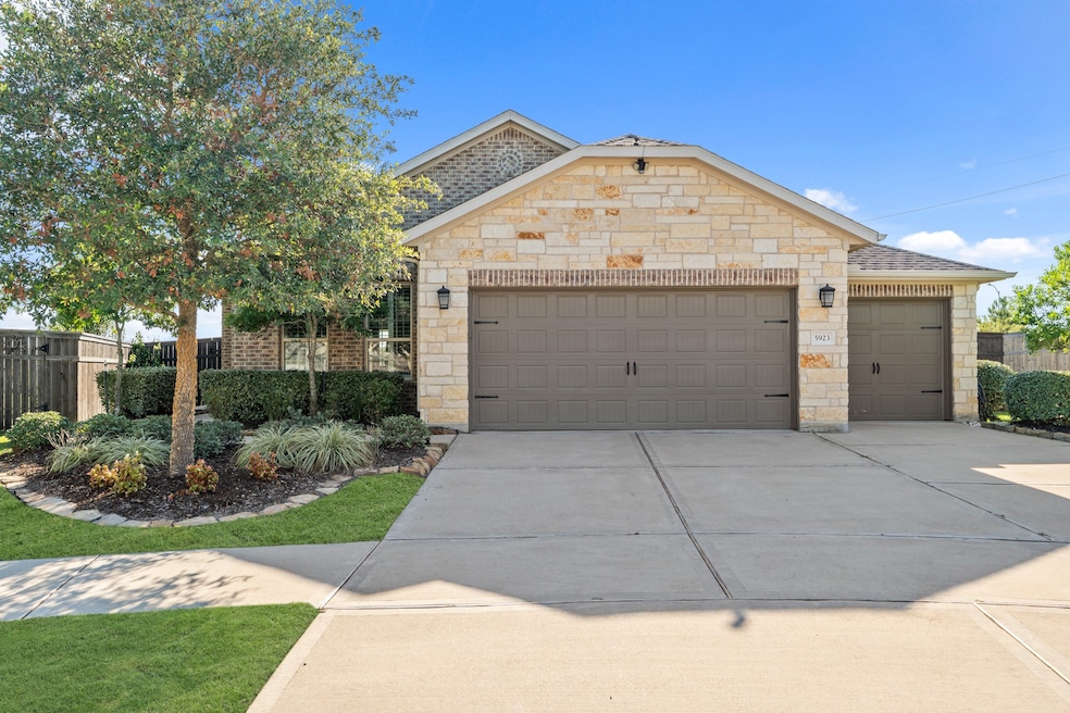 For Sale $450,000 • Co-Listing Agent