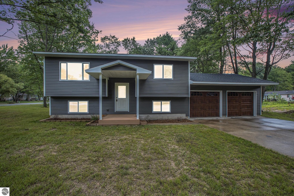 For Sale $299,000 • Co-Listing Agent