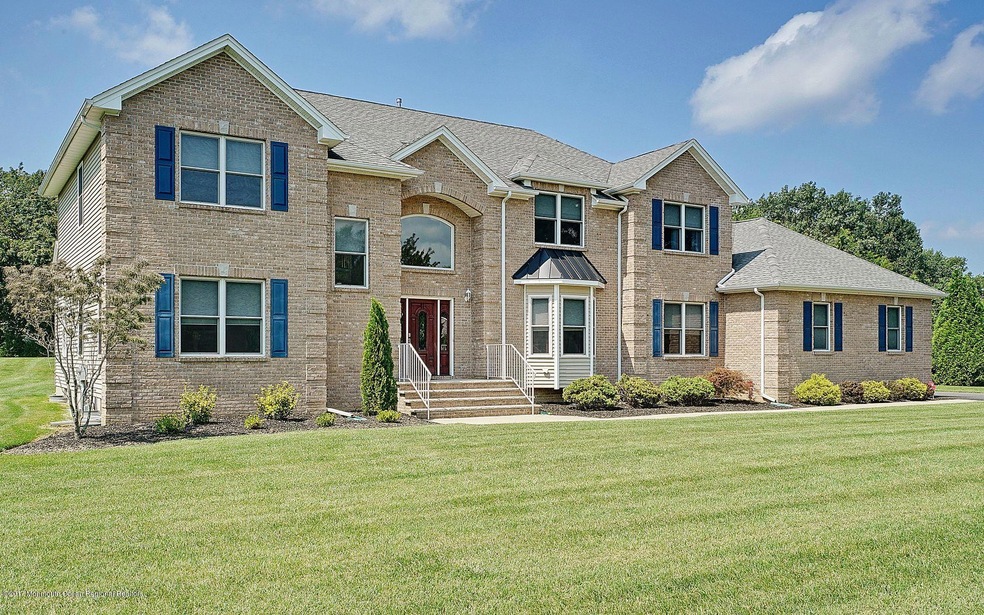 2116 Discovery Way front
