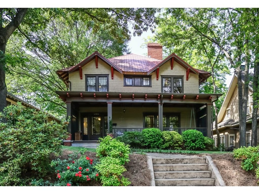 Huge Circa 1910 4BD/2.5BA Bungalow located in the 
