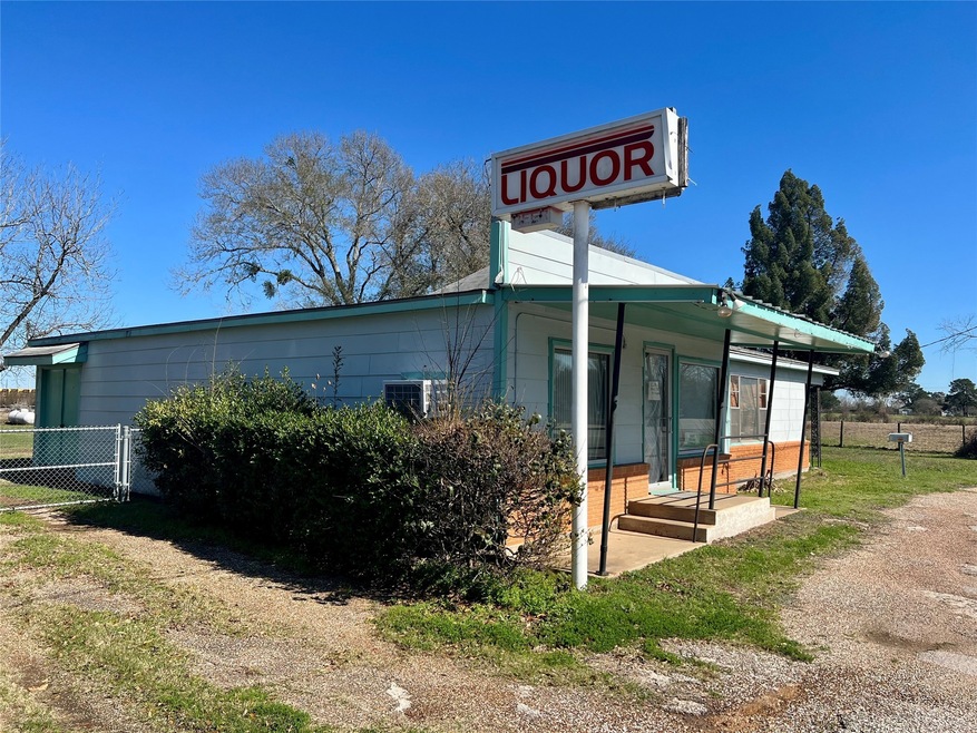 39740 Highway 290 Business, Waller, TX 77484 - photo 1