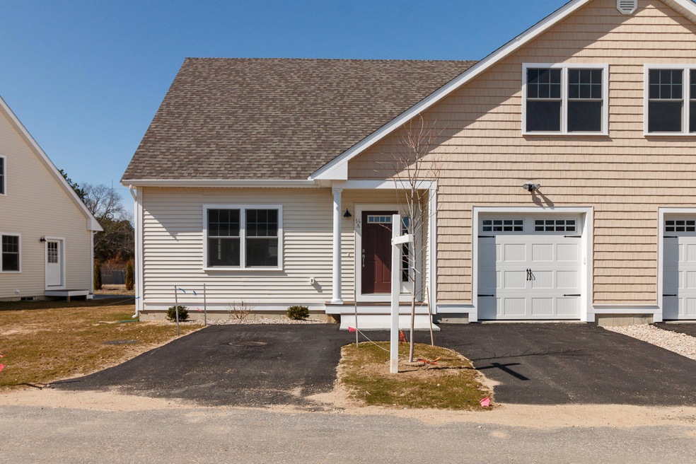 637 Gifford St unit 14A, Falmouth, MA 02540 - photo 1