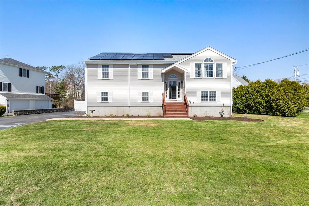 18 Forestview Dr, Fairhaven, MA 02719 - photo 1