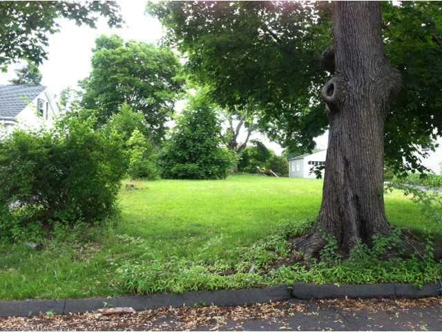 39 Bradley Ave, Branford, CT 06405 - photo 1