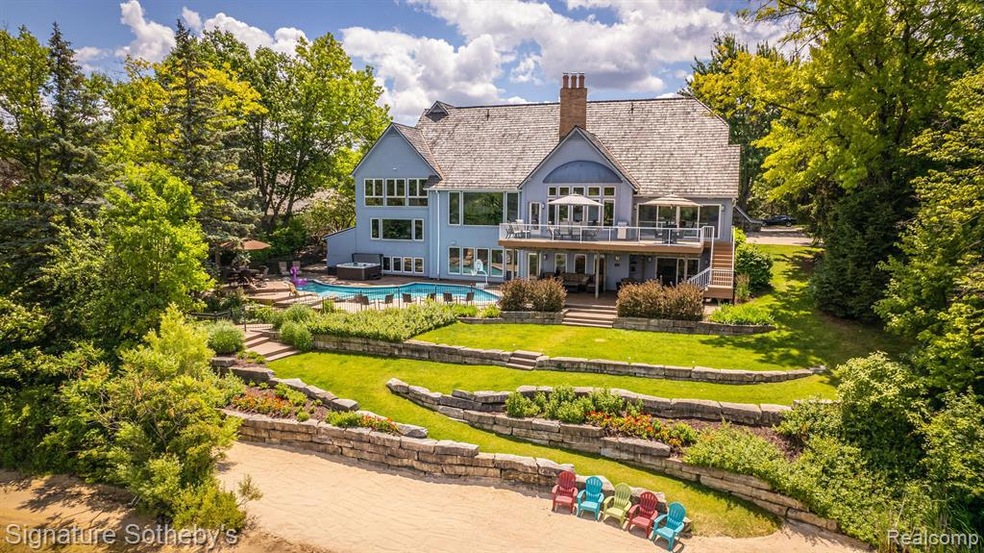 6184 Rue Du Lac on Upper Straits Lake