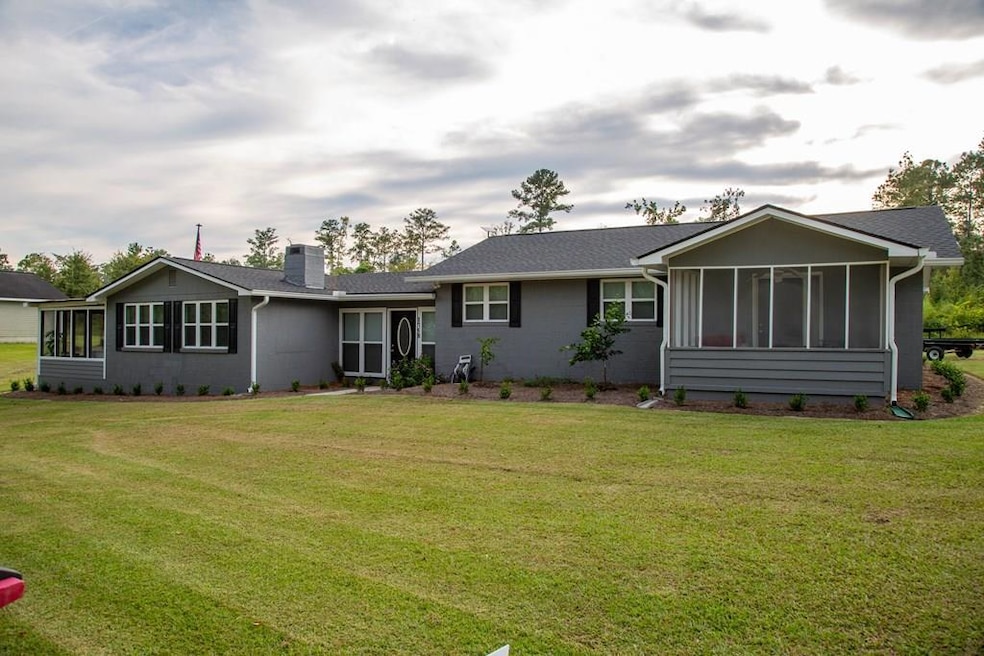 1758 Easons Bluff Rd, Baxley, GA 31513 - photo 1