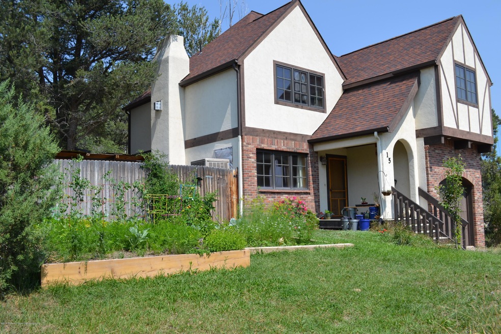 Exterior front with yard