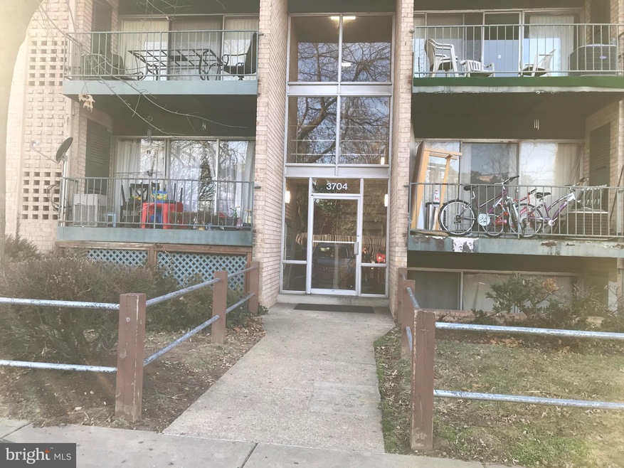 3704 N Rosser St unit 102, Alexandria, VA 22311 - photo 1