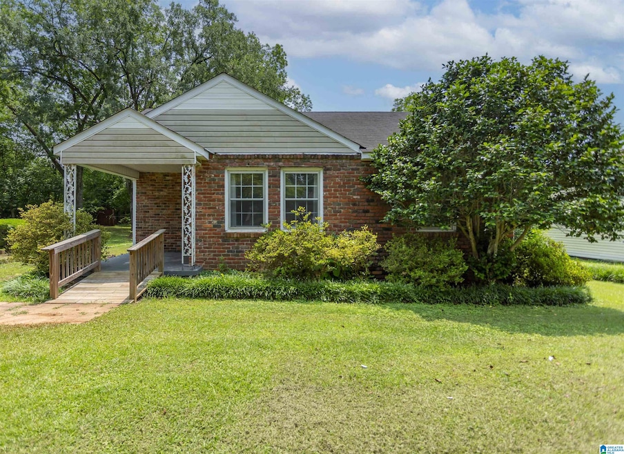 115 Elizabeth Ave, Talladega, AL 35160 - photo 1