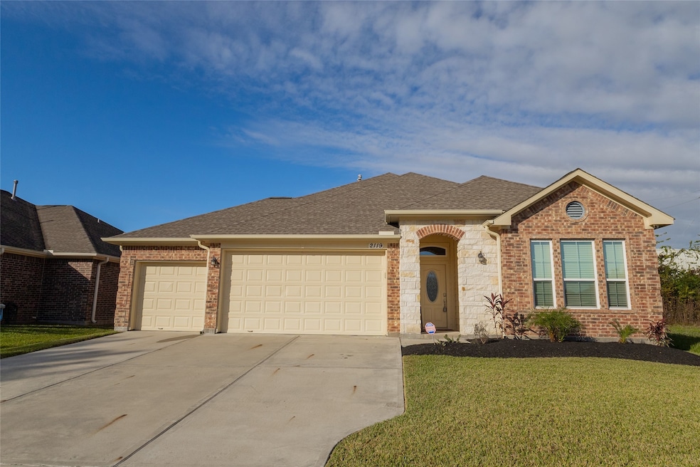 2119 Loc Loma Ln, La Porte, TX 77571 - photo 1