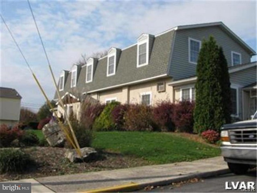 16 N 9th St unit 3, Emmaus, PA 18049 - photo 1