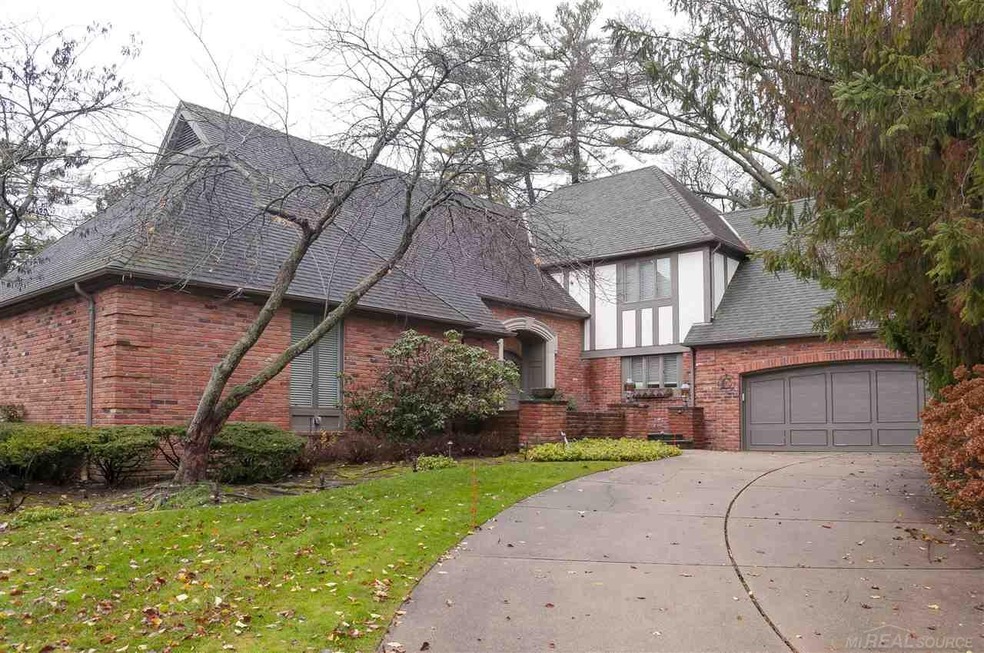 31 Windemere Place, Grosse Pointe Farms, MI 48236 - photo 1