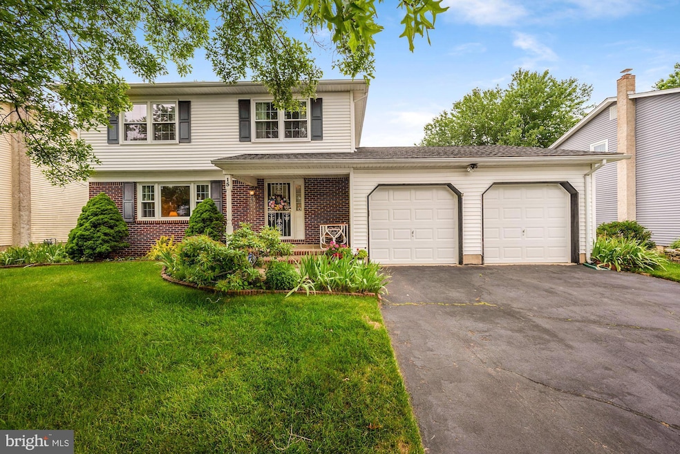 15 Hixon Dr, Burlington, NJ 08016 - photo 1