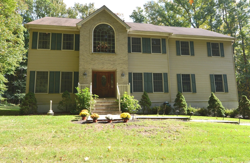 5 Bedroom, 3,600 Sq.Ft. Home on 3+Acres