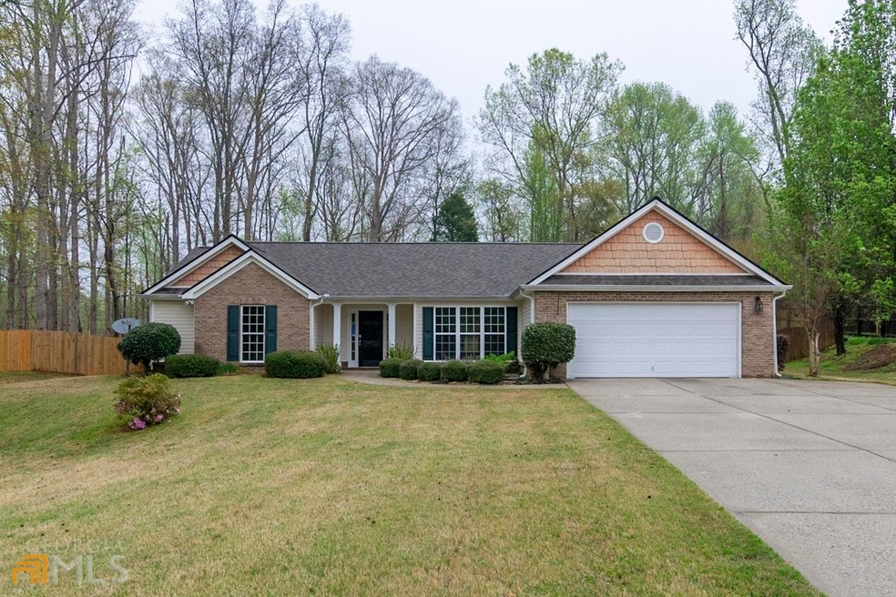 837 Custom Ln, Winder, GA 30680 - photo 1