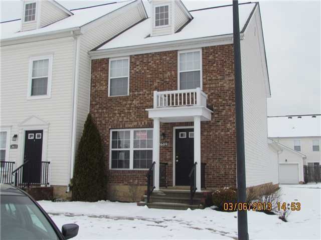 3609 Bracknell Forest Dr unit 3609, Groveport, OH 43125 - photo 1