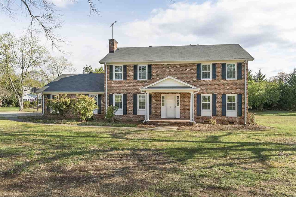 1 Ashburn Place, Greenville, SC 29615 - photo 1