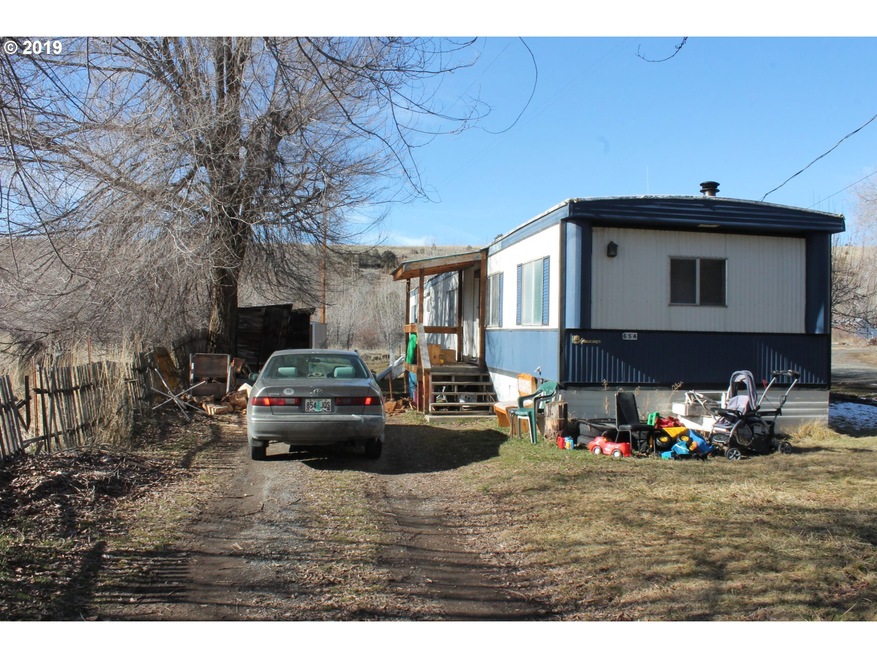 654 N Johnson St, Prairie City, OR 97869 - photo 1