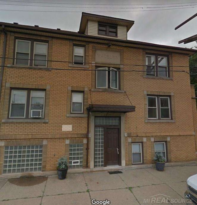 14939 Hampton St, Grosse Pointe Park, MI 48215 - photo 1