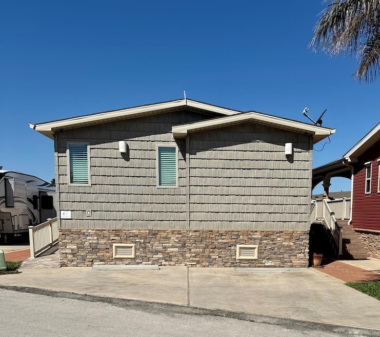 Under Contract $485,000