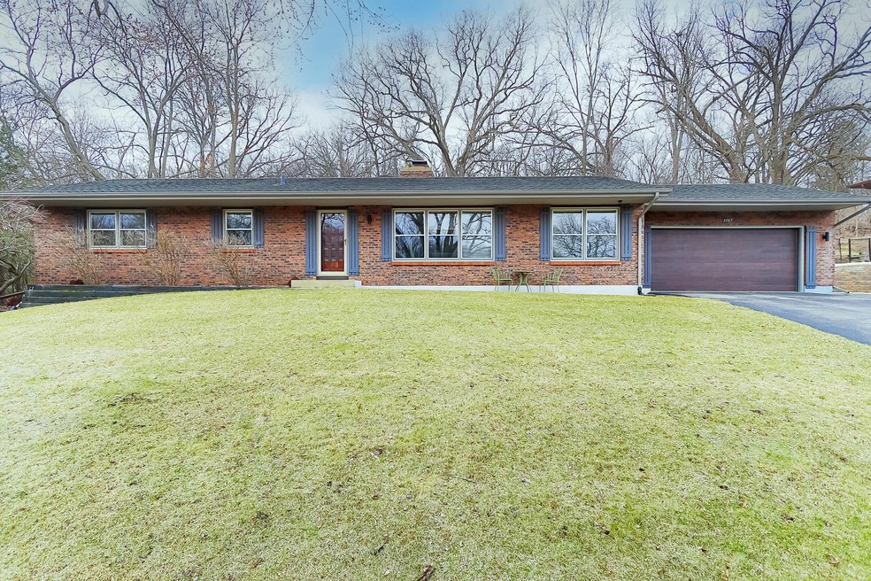1105 Surrey Ln, Algonquin, IL 60102 - photo 1