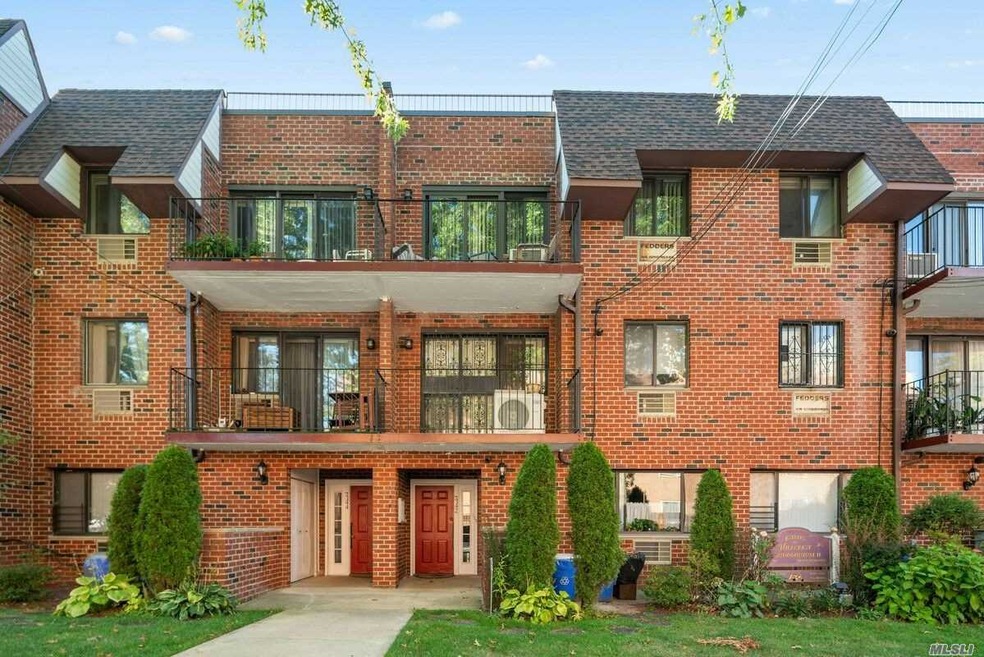 7142 163rd St unit 2, Fresh Meadows, NY 11365 - photo 1