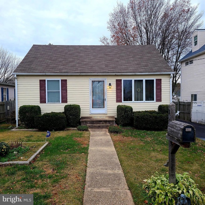 250 Wanda Rd, Pasadena, MD 21122 - photo 1