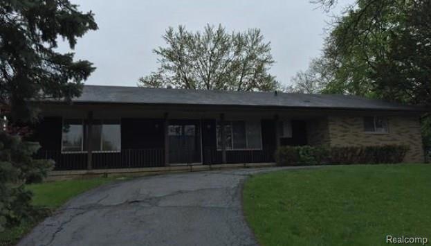 2148 W Long Lake Rd, West Bloomfield, MI 48323 - photo 1