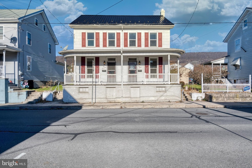 415 W Market St, Williamstown, PA 17098 - photo 1