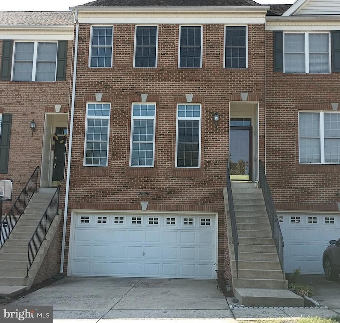 42927 Shelbourne Square, Chantilly, VA 20152 - photo 1