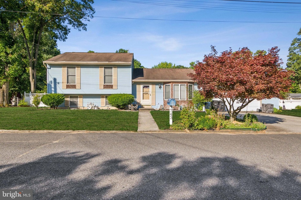 743 Vermont Ave, Woodbury, NJ 08096 - photo 1