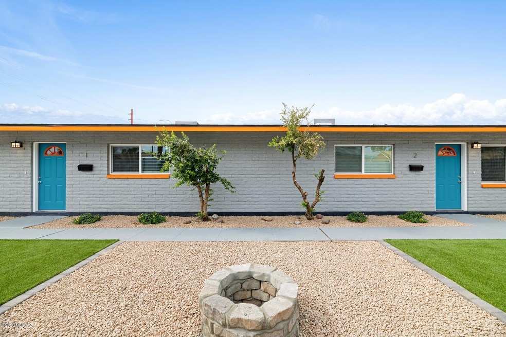 1118 S McClintock Dr-large-004-019-Build