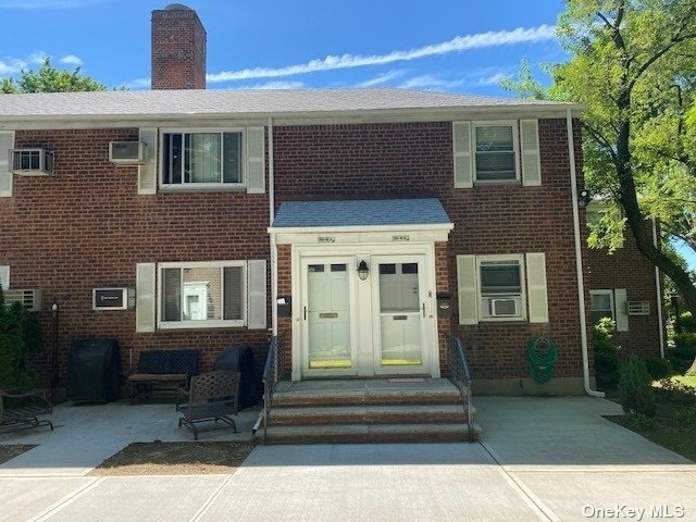 260-49 Langston Ave unit E, Glen Oaks, NY 11004 - photo 1