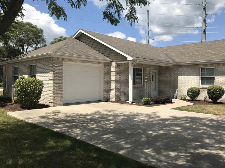 225 W Spring St, Bluffton, IN 46714 - photo 1