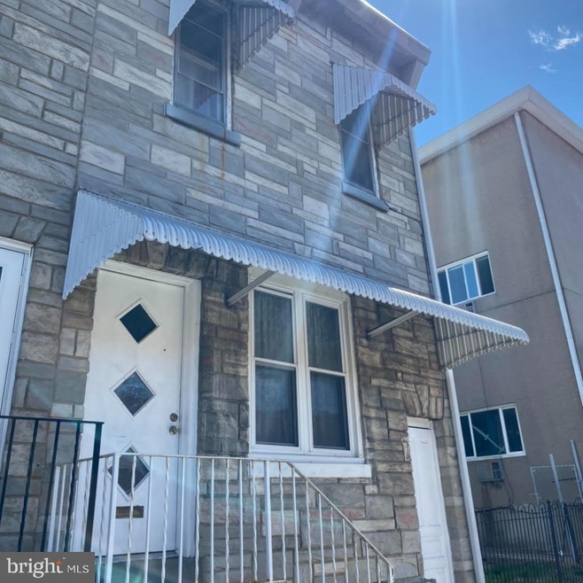 1227 Moss St, Reading, PA 19604 - photo 1