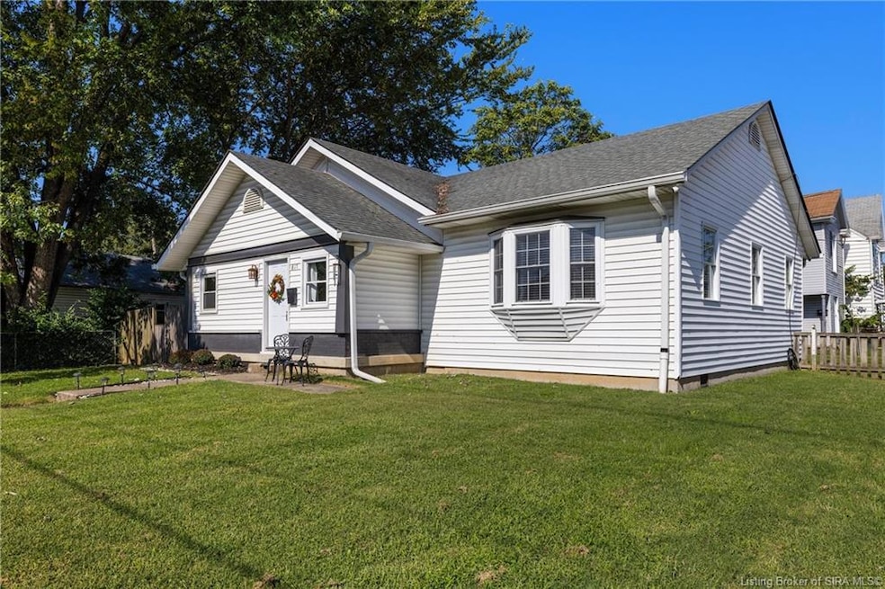 817 E Oak St, New Albany, IN 47150 - photo 1