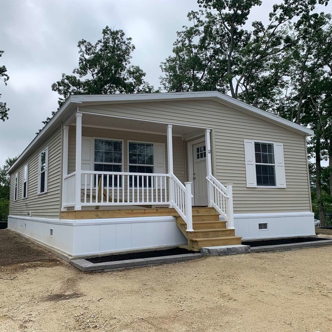 12 Downfield Ln, Rochester, NH 03867 - photo 1