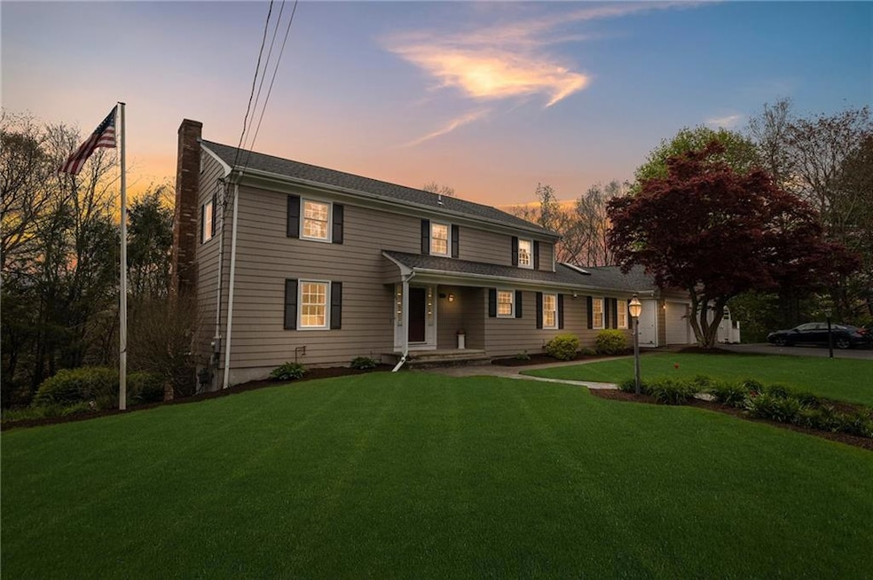 27 Thompson Hill Dr, Cumberland, RI 02864 - photo 1