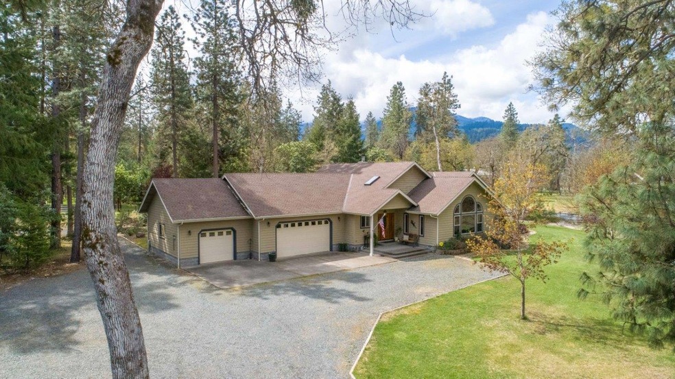Southern Oregon Living