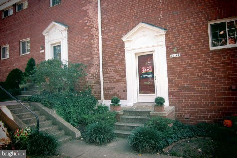 1554 Mount Eagle Place unit 1554, Alexandria, VA 22302 - photo 1