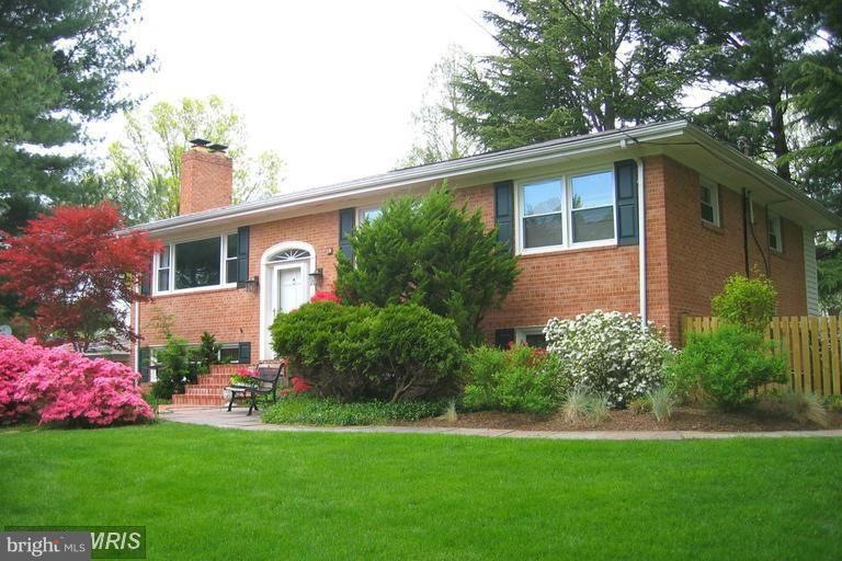 1036 Carper St, McLean, VA 22101 - photo 1