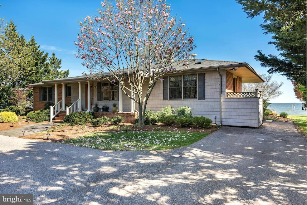 121 W Bay View Dr, Annapolis, MD 21403 - photo 1