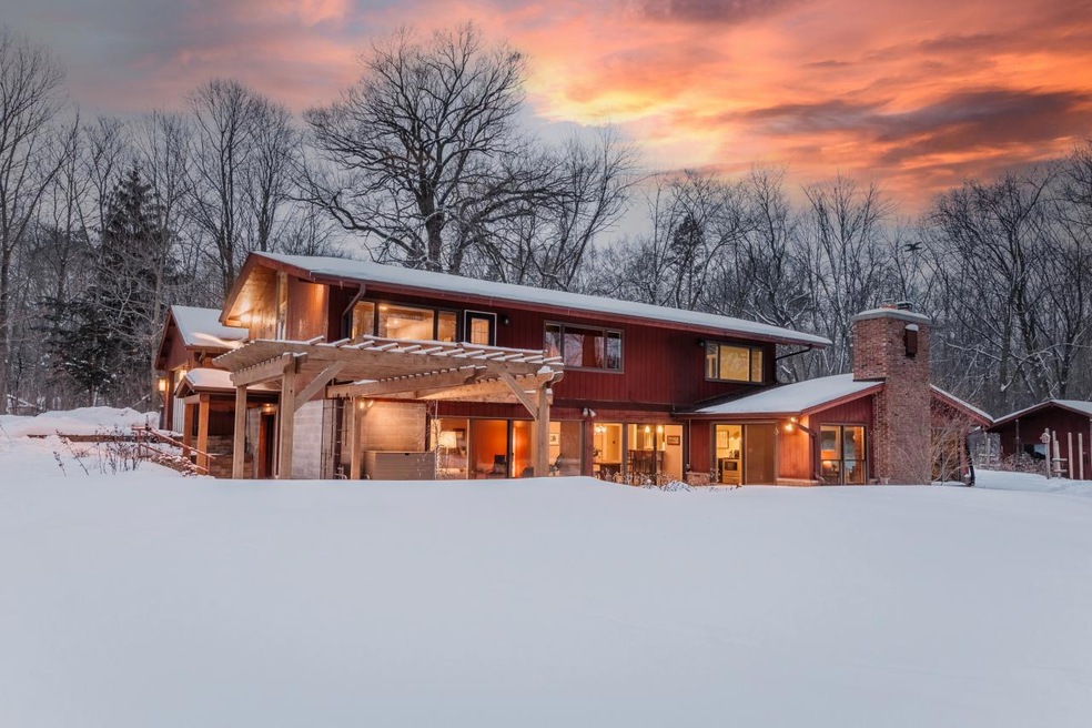 Stunning Mid Century Modern