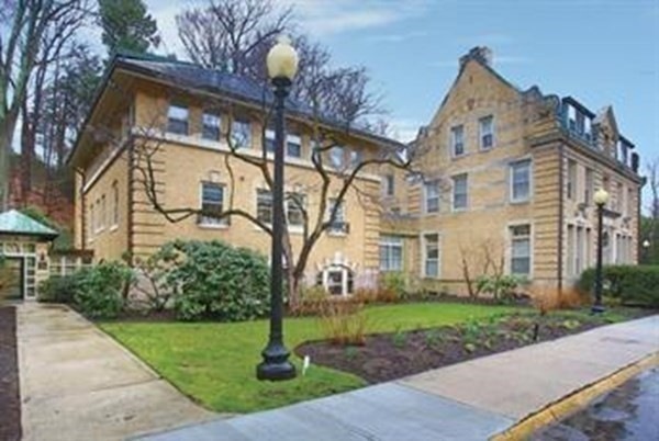 75 Glen Rd unit B-6, Brookline, MA 02445 - photo 1